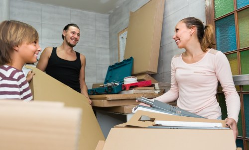 Removal van in Claphampark for local home moving services