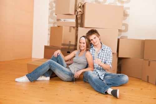 Moving boxes and apartment relocation planning in Claphampark