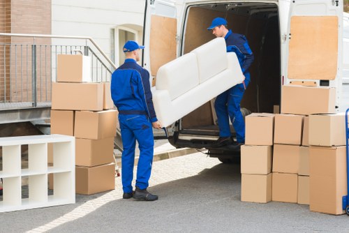 Professional removal van in Claphampark for moving day planning