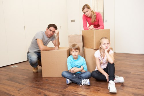 Professional van transport for furniture and boxes in Claphampark
