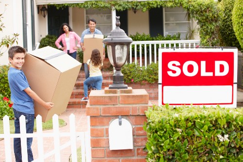 Protecting fragile household items during a Claphampark flat move
